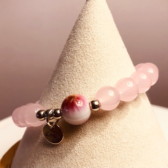 Source Unknown Jewelry - Elastic Pink Bracelet Love Charm Stackable New Adjustable Stretch
